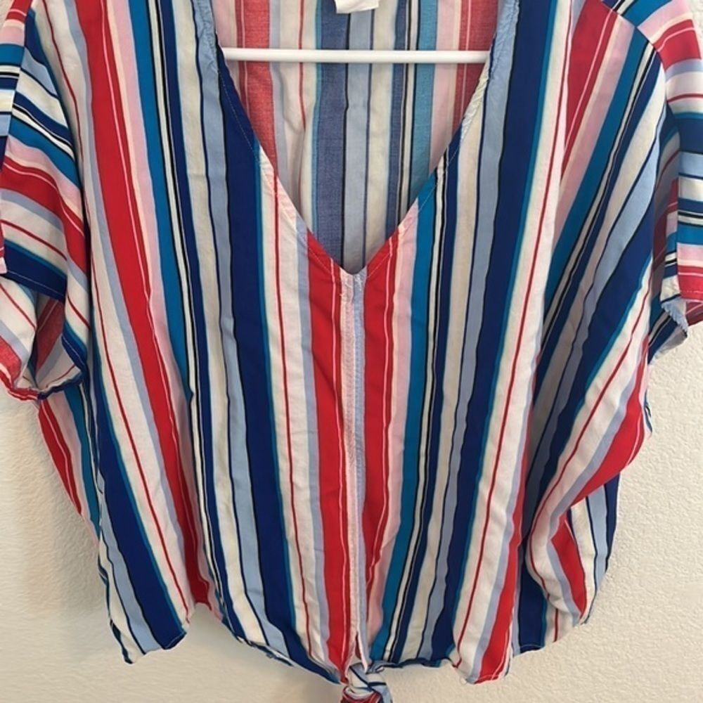 BLOUSE with Front Tie - Picture 2 of 3